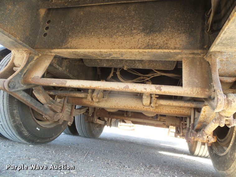 image for item DG0308 2001 Fontaine FLT735 drop deck equipment trailer