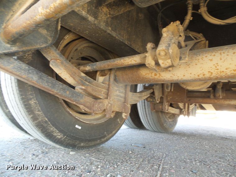 image for item DG0308 2001 Fontaine FLT735 drop deck equipment trailer