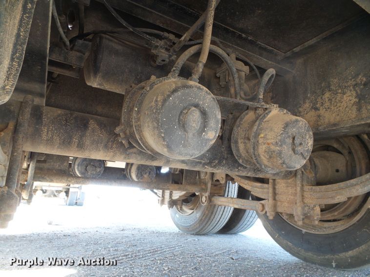 image for item DG0308 2001 Fontaine FLT735 drop deck equipment trailer