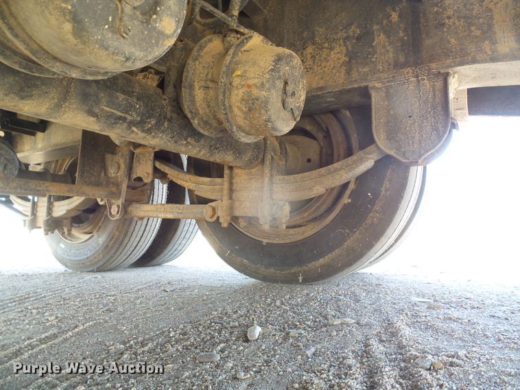 image for item DG0308 2001 Fontaine FLT735 drop deck equipment trailer