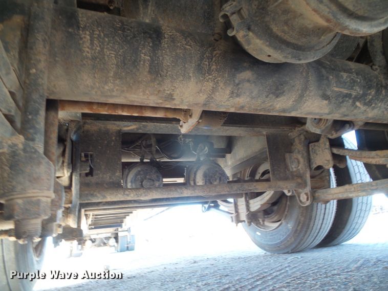 image for item DG0308 2001 Fontaine FLT735 drop deck equipment trailer