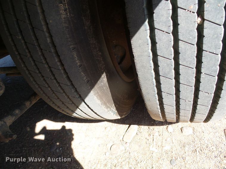 image for item DG0308 2001 Fontaine FLT735 drop deck equipment trailer