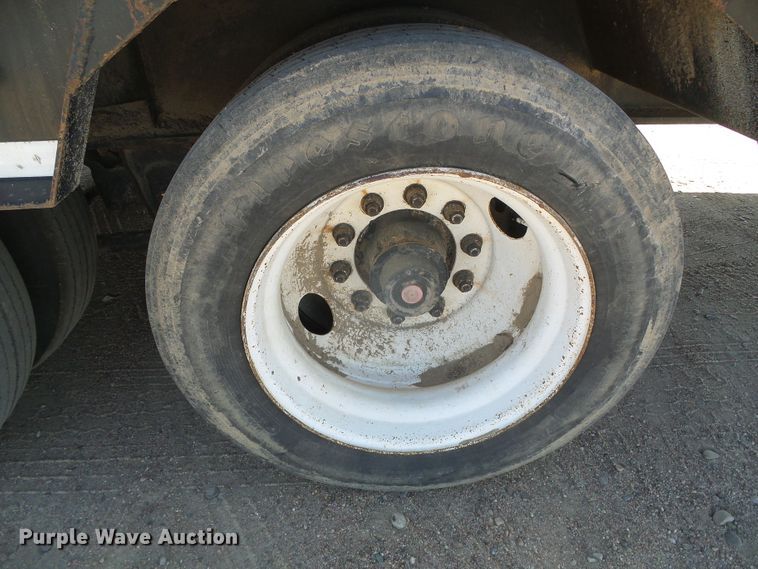 image for item DG0308 2001 Fontaine FLT735 drop deck equipment trailer