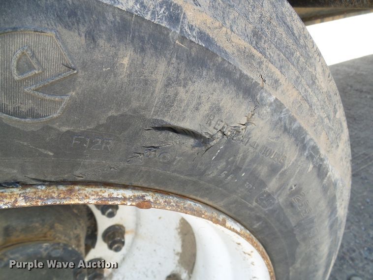 image for item DG0308 2001 Fontaine FLT735 drop deck equipment trailer