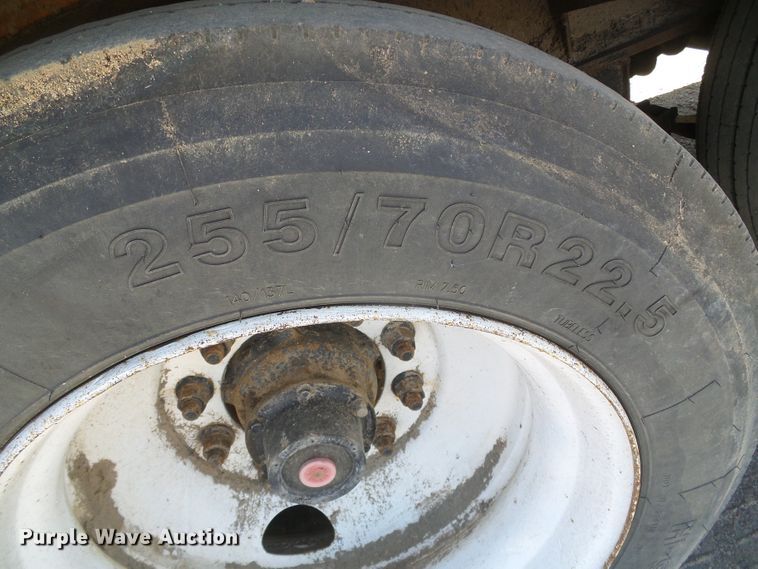 image for item DG0308 2001 Fontaine FLT735 drop deck equipment trailer