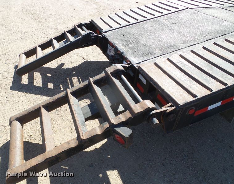 image for item DG0308 2001 Fontaine FLT735 drop deck equipment trailer