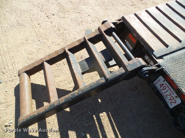 image for item DG0308 2001 Fontaine FLT735 drop deck equipment trailer