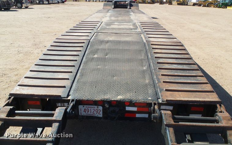 image for item DG0308 2001 Fontaine FLT735 drop deck equipment trailer