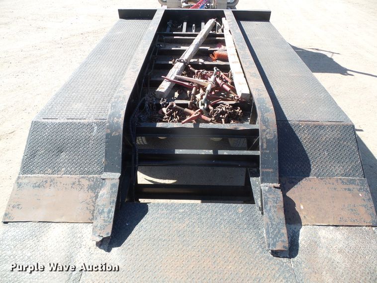 image for item DG0308 2001 Fontaine FLT735 drop deck equipment trailer