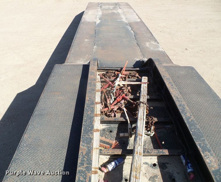 image for item DG0308 2001 Fontaine FLT735 drop deck equipment trailer