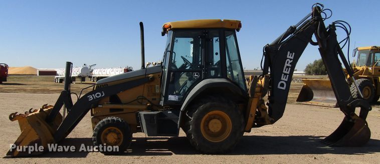image for item DG0315 2010 John Deere 310J backhoe