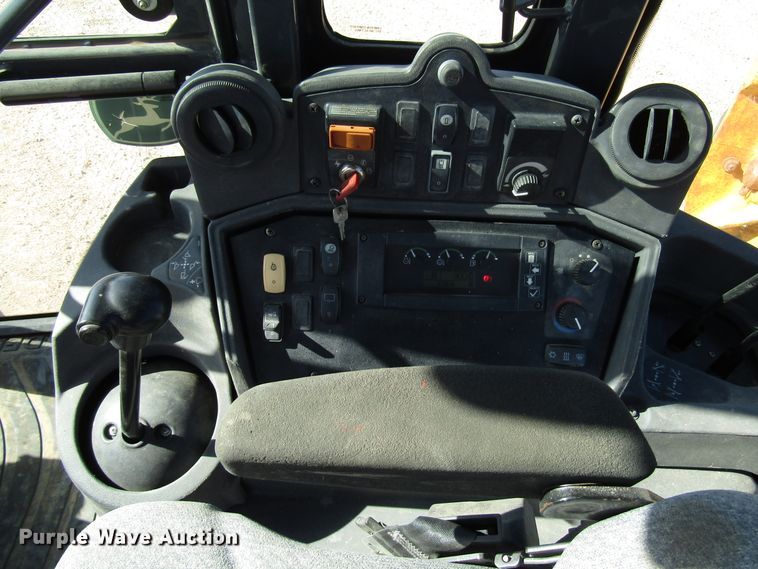 image for item DG0315 2010 John Deere 310J backhoe