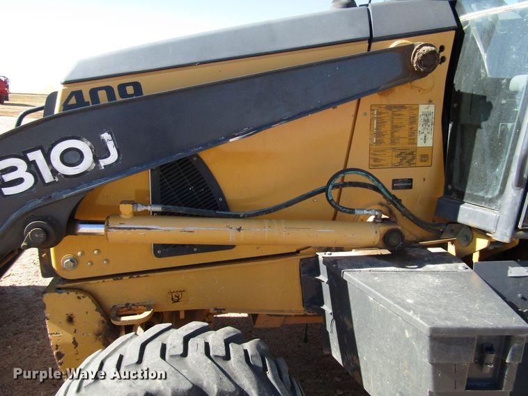 image for item DG0315 2010 John Deere 310J backhoe