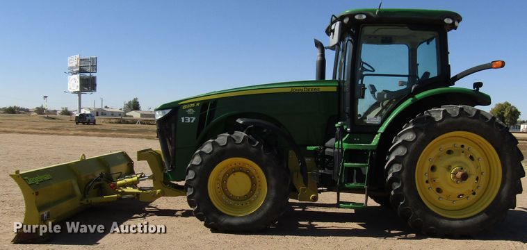 image for item DG0317 2014 John Deere 8235R MFWD tractor