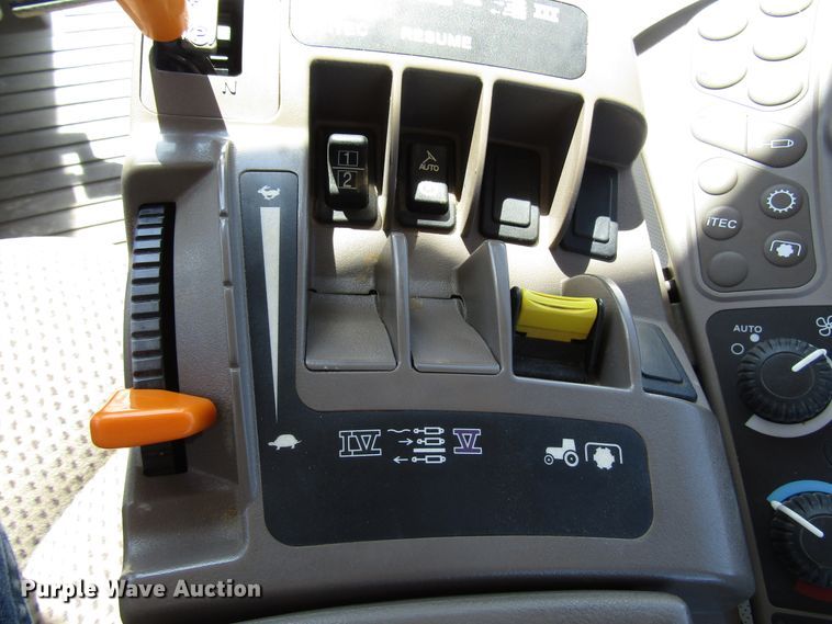 image for item DG0317 2014 John Deere 8235R MFWD tractor