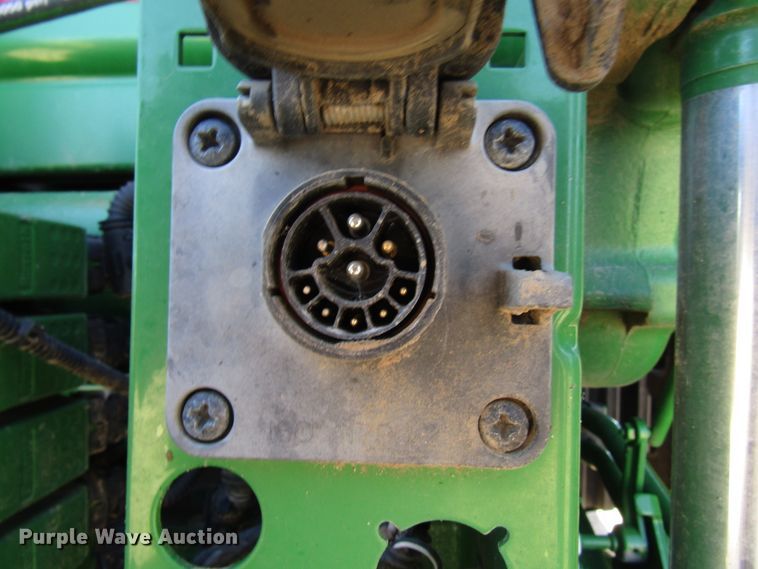 image for item DG0317 2014 John Deere 8235R MFWD tractor
