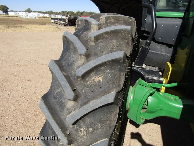 image for item DG0317 2014 John Deere 8235R MFWD tractor