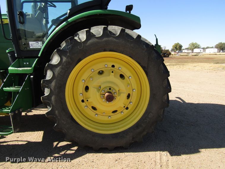 image for item DG0317 2014 John Deere 8235R MFWD tractor