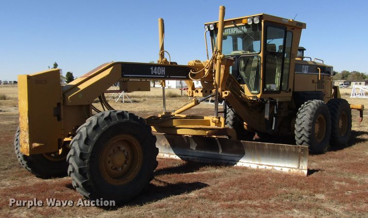 image for item DG0320 2002 Caterpillar 140H motor grader