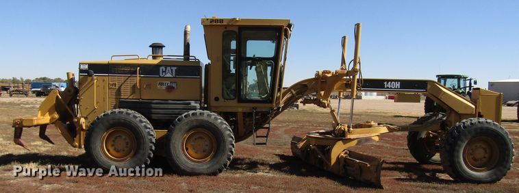 image for item DG0320 2002 Caterpillar 140H motor grader