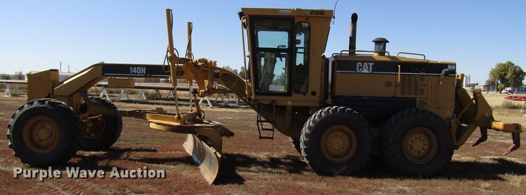 image for item DG0320 2002 Caterpillar 140H motor grader
