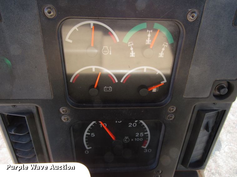 image for item DG0320 2002 Caterpillar 140H motor grader