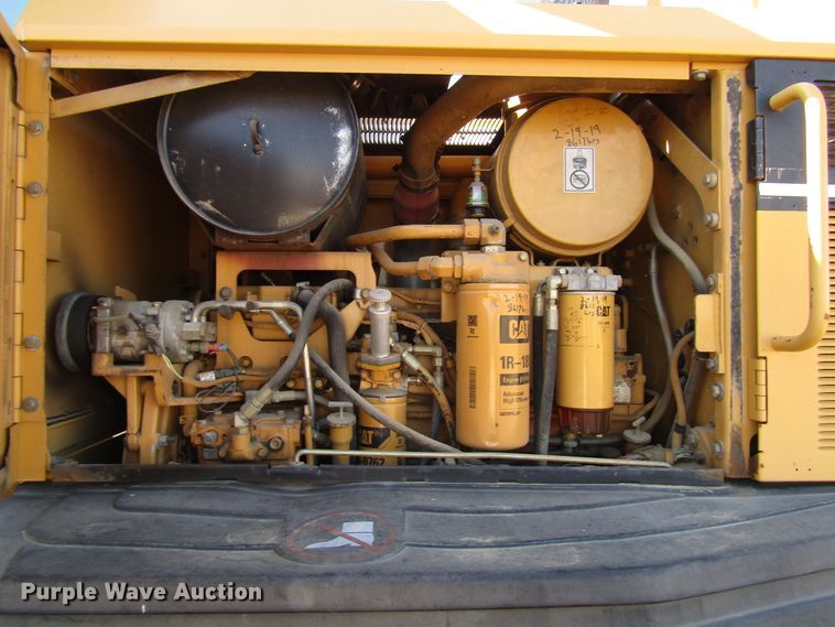 image for item DG0320 2002 Caterpillar 140H motor grader