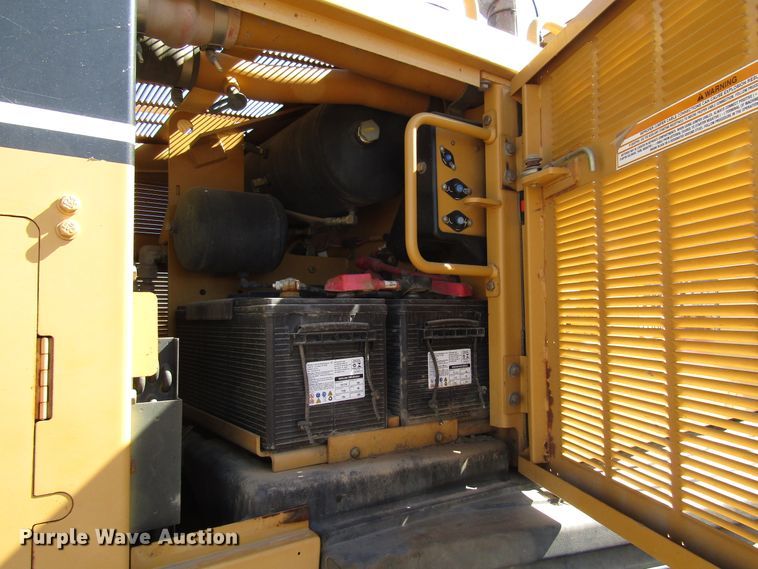 image for item DG0320 2002 Caterpillar 140H motor grader