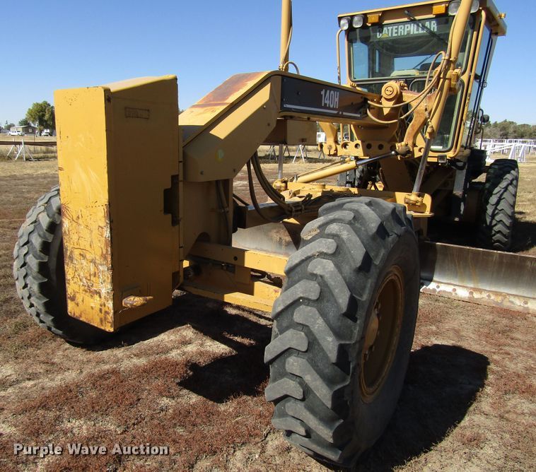 image for item DG0320 2002 Caterpillar 140H motor grader