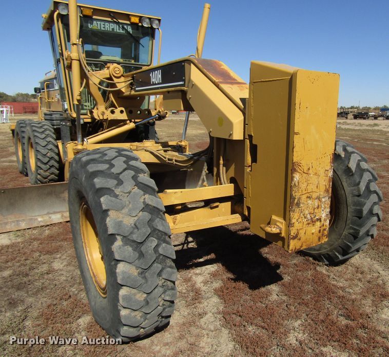 image for item DG0320 2002 Caterpillar 140H motor grader