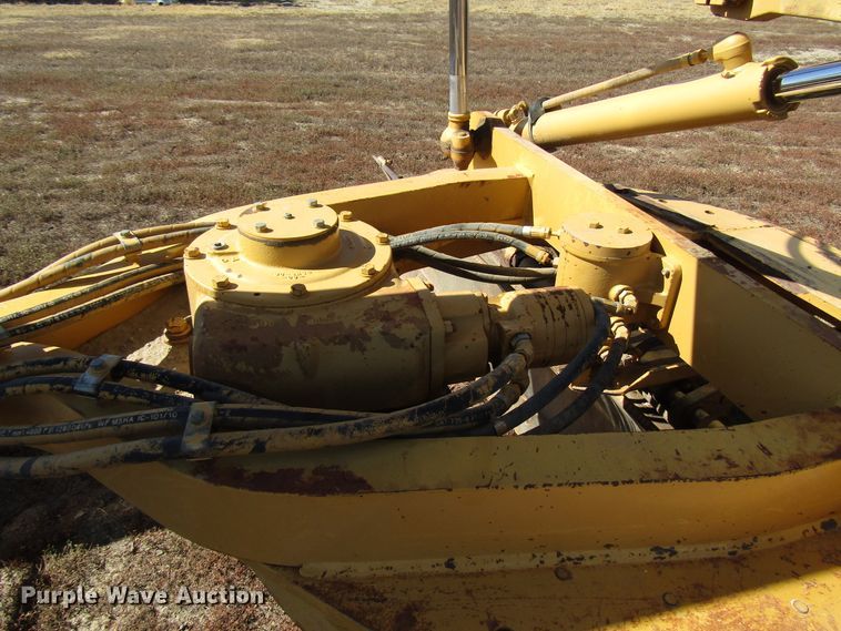 image for item DG0320 2002 Caterpillar 140H motor grader