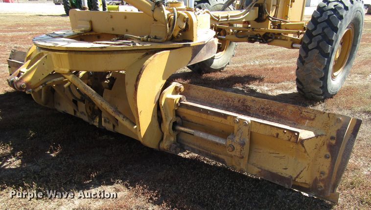 image for item DG0320 2002 Caterpillar 140H motor grader