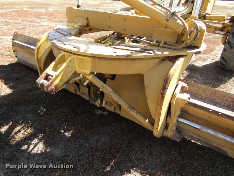 image for item DG0320 2002 Caterpillar 140H motor grader