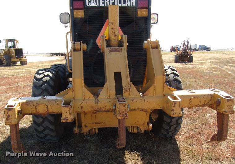 image for item DG0320 2002 Caterpillar 140H motor grader
