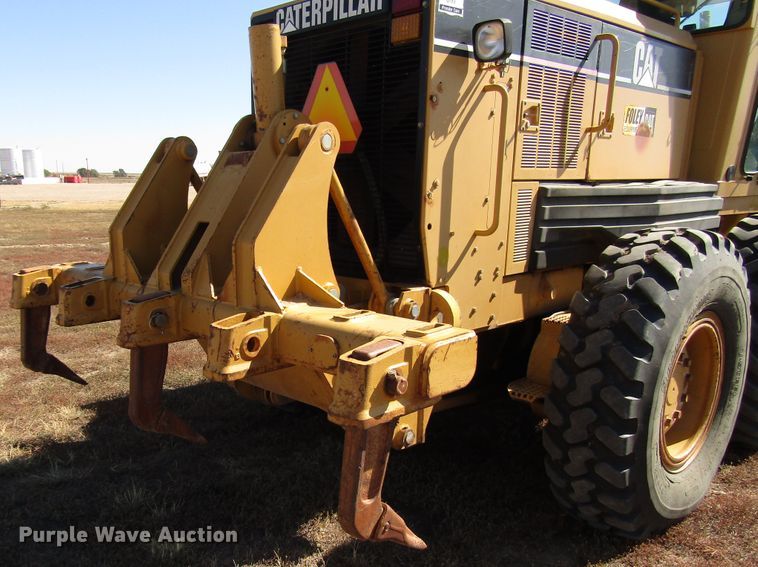 image for item DG0320 2002 Caterpillar 140H motor grader