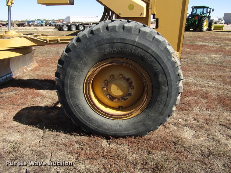 image for item DG0320 2002 Caterpillar 140H motor grader