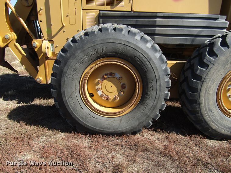 image for item DG0320 2002 Caterpillar 140H motor grader