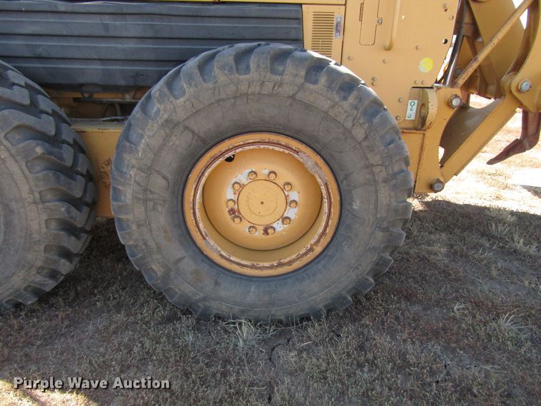 image for item DG0320 2002 Caterpillar 140H motor grader