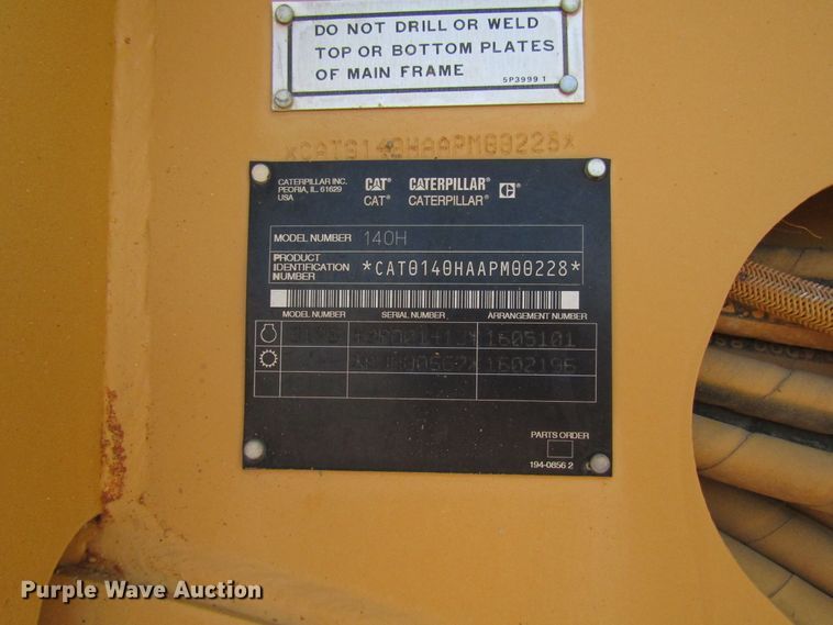 image for item DG0320 2002 Caterpillar 140H motor grader