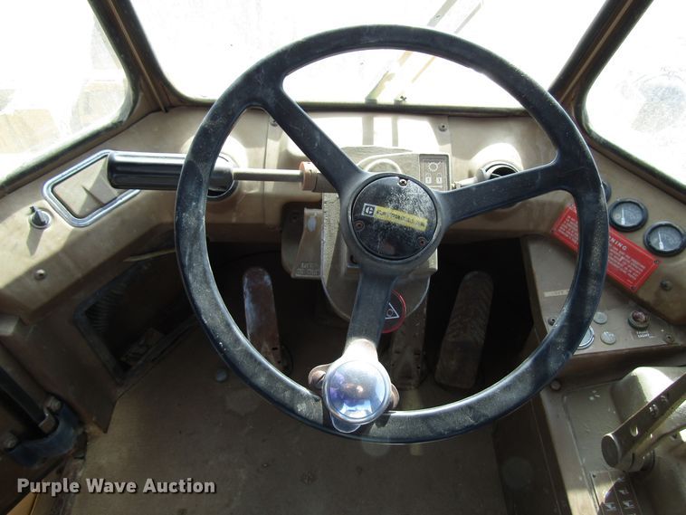 image for item DG0321 1983 Caterpillar 966D wheel loader