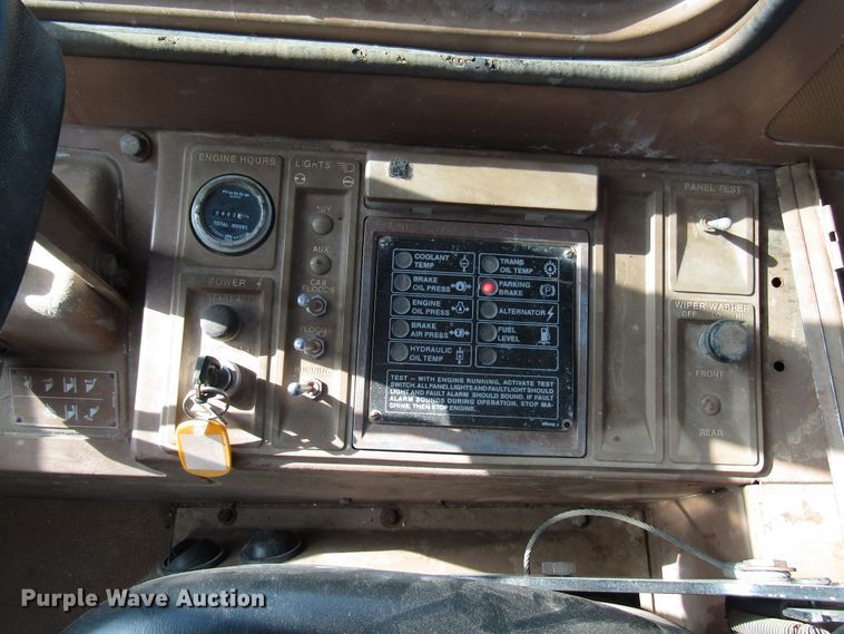 image for item DG0321 1983 Caterpillar 966D wheel loader