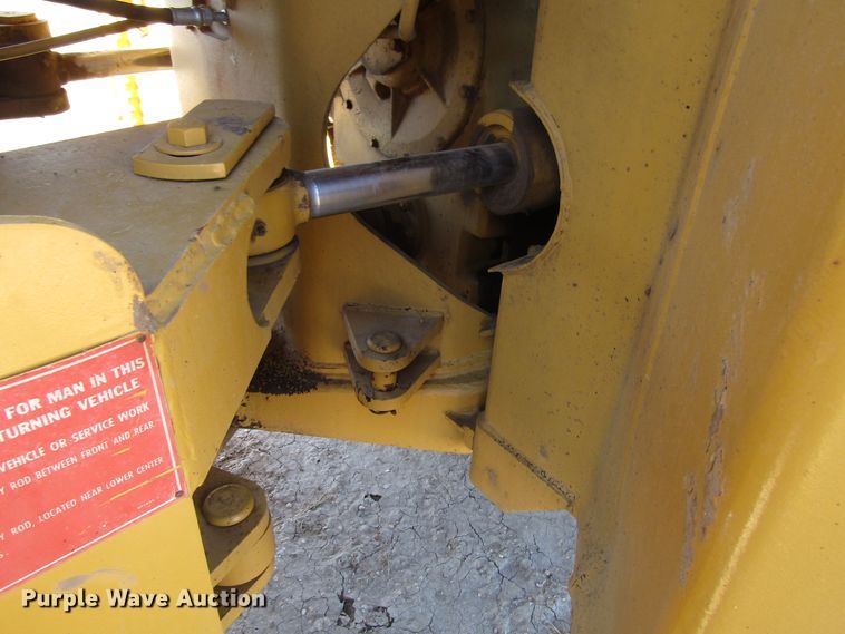 image for item DG0321 1983 Caterpillar 966D wheel loader