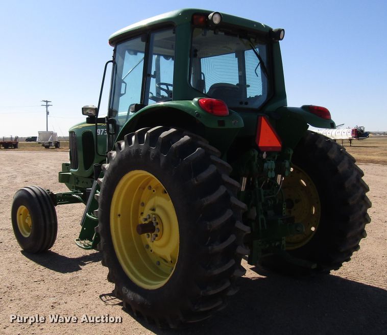 image for item DG0323 2004 John Deere 7320 tractor