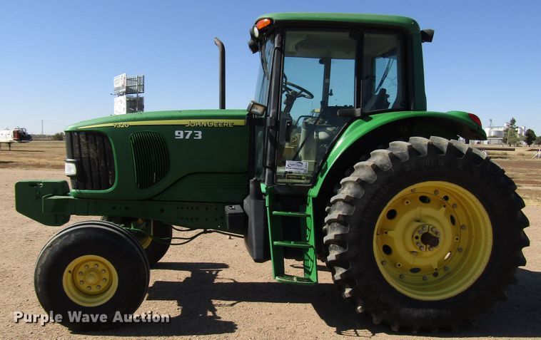 image for item DG0323 2004 John Deere 7320 tractor