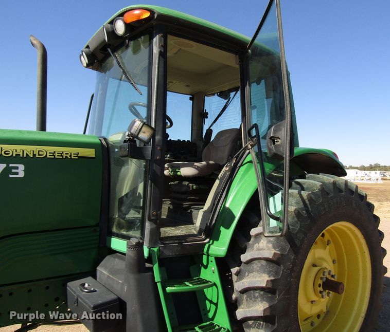 image for item DG0323 2004 John Deere 7320 tractor