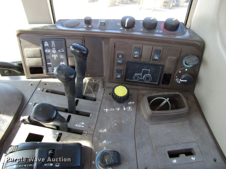 image for item DG0323 2004 John Deere 7320 tractor