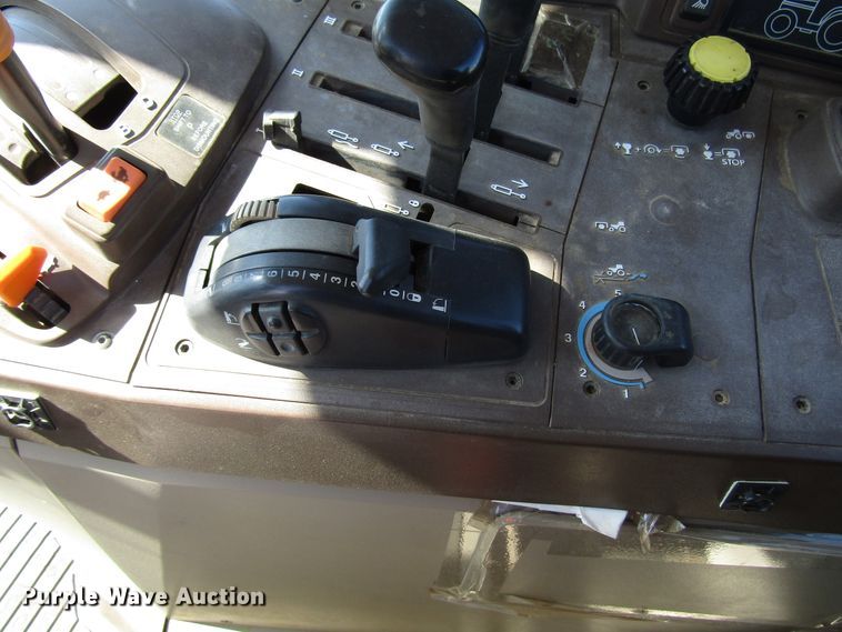 image for item DG0323 2004 John Deere 7320 tractor