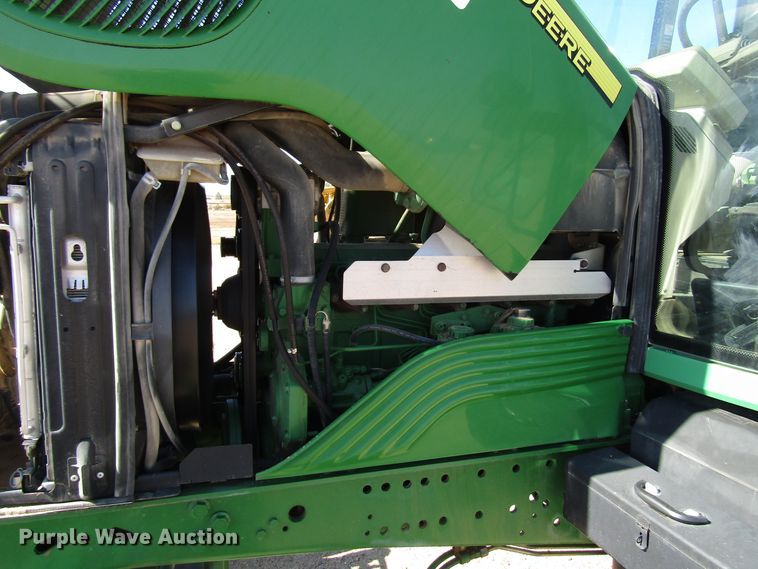 image for item DG0323 2004 John Deere 7320 tractor