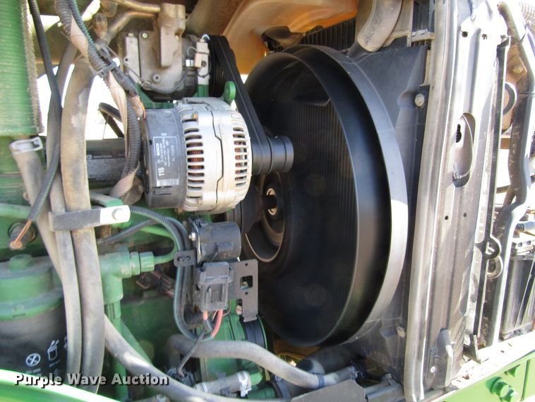 image for item DG0323 2004 John Deere 7320 tractor