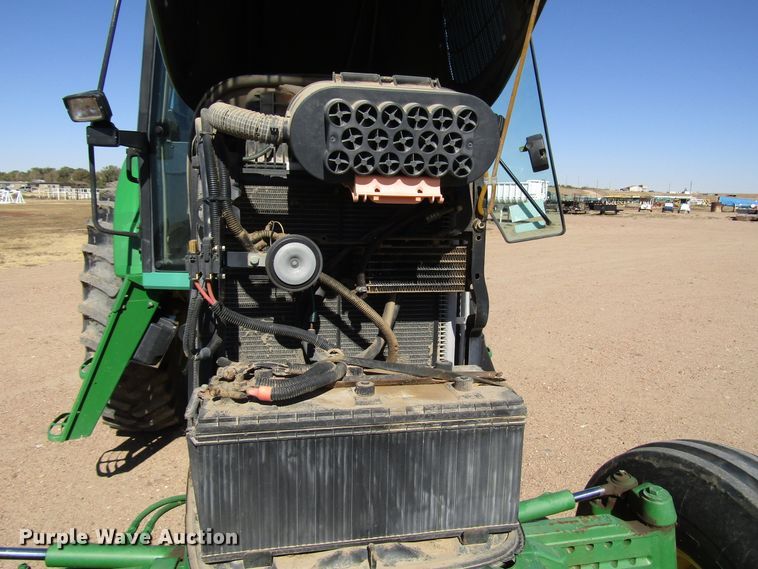 image for item DG0323 2004 John Deere 7320 tractor